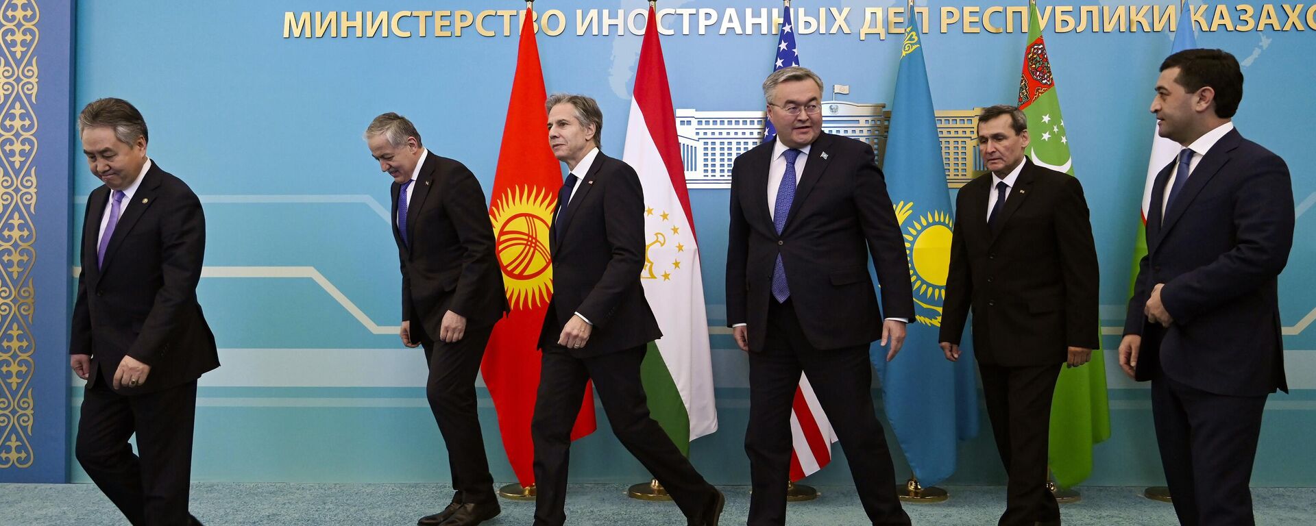 From left: Kyrgyzstan's Foreign Minister Jeenbek Kulubaev, Tajikistan's Foreign Minister Sirojiddin Muhriddin, US Secretary of State Antony Blinken, Kazakhstan's Foreign Minister Mukhtar Tleuberdi, Turkmenistan's Foreign Minister Rashid Meredow and Uzbekistan's Foreign Minister Bakhtiyor Saidov participate in the US-Central Asia (C5+1) foreign ministerial meeting at the Ministry of Foreign Affairs in Astana , Kazakhstan, Tuesday, Feb. 28, 2023. - Sputnik International, 1920, 01.03.2023