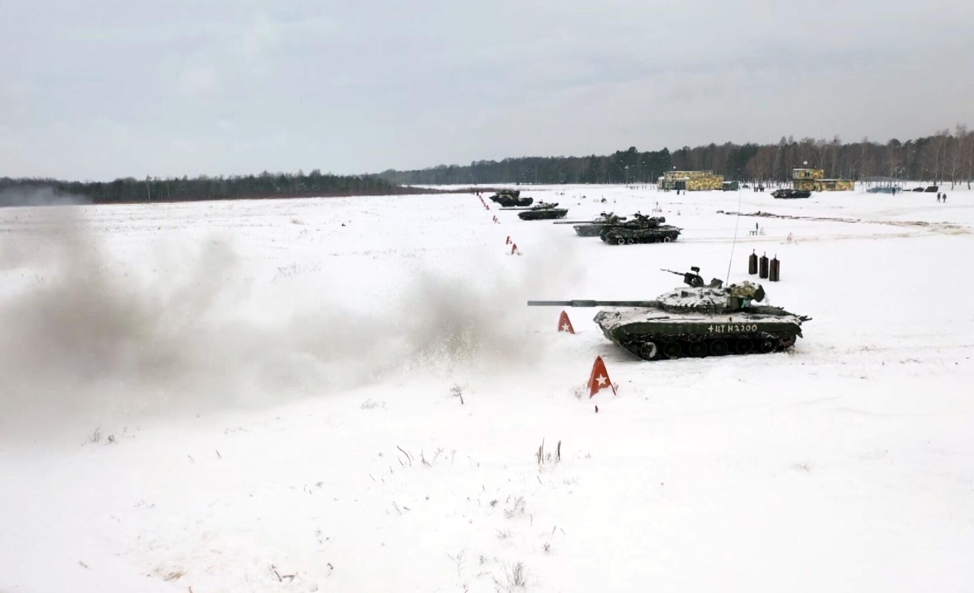 Russian and Belarusian tanks engaging in joint exercises at a range in Belarus. File photo. - Sputnik International, 1920, 27.03.2023