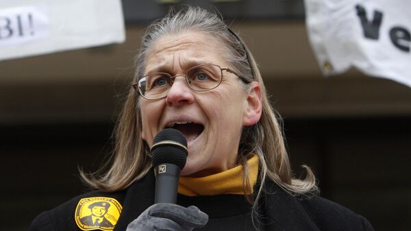 Former FBI agent Coleen Rowley speaks outside FBI headquarters in Washington, Monday, Jan. 17, 2011, during a demonstration in support of Wikileaks whistle-blower US Army Private Bradley Manning - Sputnik International