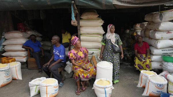 People sell food at a market in Lagos, Nigeria, Tuesday, Feb. 7, 2023.  - Sputnik International