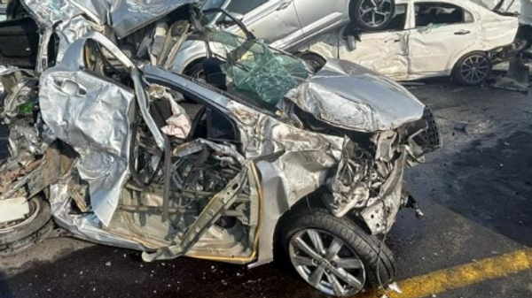 Cars smashed by a truck on the M41 road in Umhlanga, the southeastern KwaZulu-Natal province, South Africa, March 6, 2023. - Sputnik International