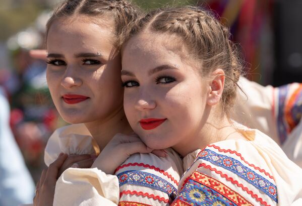 Women participate in folk festival in Kamchatka, Russia.  - Sputnik International