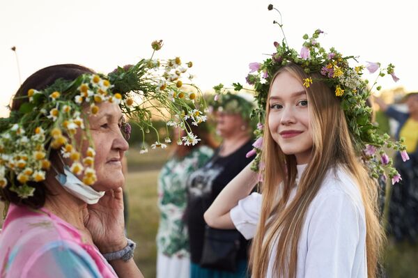 Women celebrate Ivan Kupala - a Slavic folk holiday that marks the summer solstice - in Bashkortostan, Russia.   - Sputnik International
