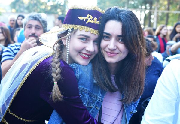 Girls at the Hamshen holiday. The holiday is held by the Armenian community in Abkhazia and the Hamshen Foundation.  - Sputnik International