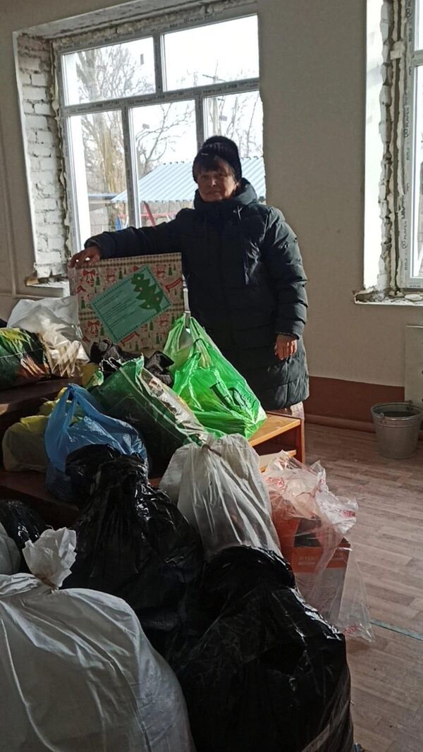 Irina Guts is a member of Women&#x27;s alliance &quot;Donbass Hope.&quot; Guts regularly delivers humanitarian aid to the most dangerous places on the frontline. - Sputnik International