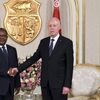 Tunisian President Kais Saied, right, shakes hands with President of Guinea-Bissau Umaro Sissoco Embalo before a meeting in Carthage, near Tunis, Tunisia, Wednesday, March 8, 2023 - Sputnik International