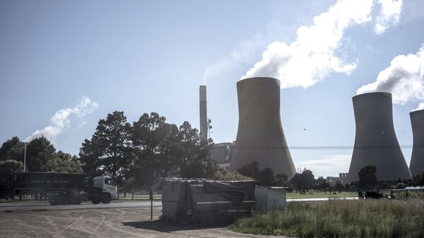 This picture taken on February 5, 2015 shows the entrance to the Eskom Duvha Power Station, some 15km east of Witbank, in the coal rich Witbank region of South Africa. Embattled South African main electricity provider ESKOM was under extreme pressure and likely to remain so until end of the week after a technical fault at the country's sole nuclear plant - Sputnik International