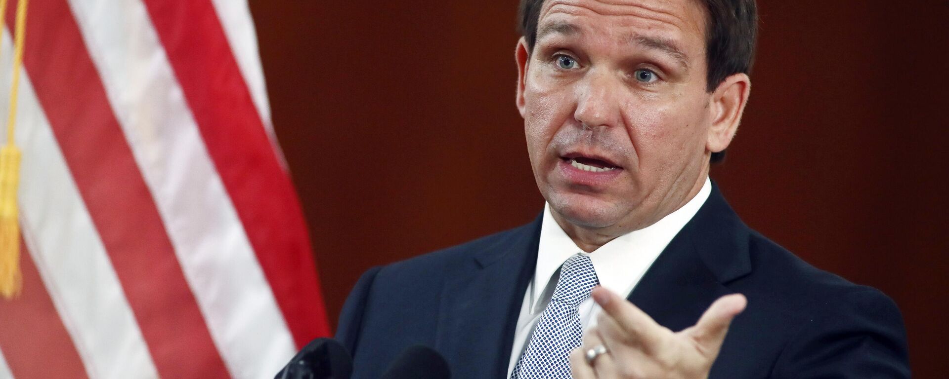 Florida Gov. Ron DeSantis answers questions from the media in the Florida Cabinet following his State of the State address during a joint session of the Senate and House of Representatives Tuesday, March 7, 2023, at the Capitol in Tallahassee, Fla. - Sputnik International, 1920, 10.03.2023
