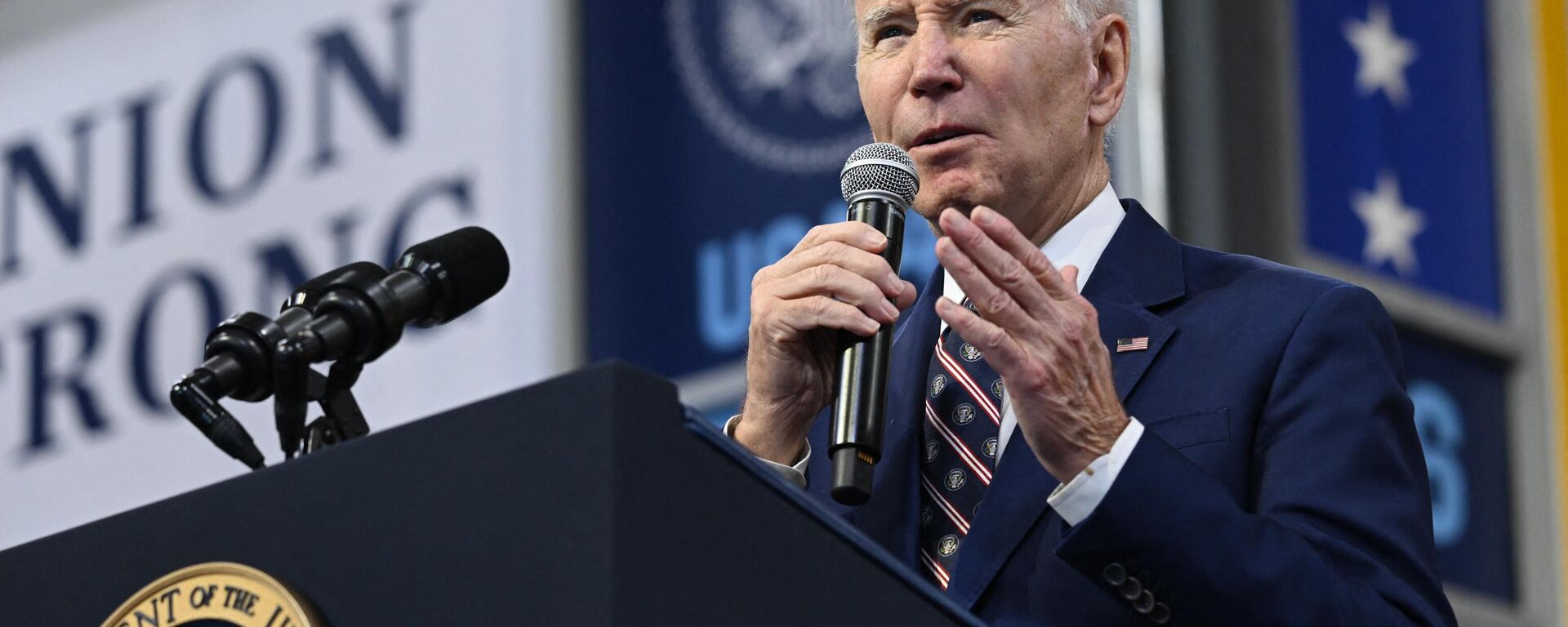 US President Joe Biden speaks about his proposed Federal budget for the fiscal year 2024 at the Finishing Trades Institute in Philadelphia, Pennsylvania, on March 9, 2023. - Sputnik International, 1920, 10.03.2023