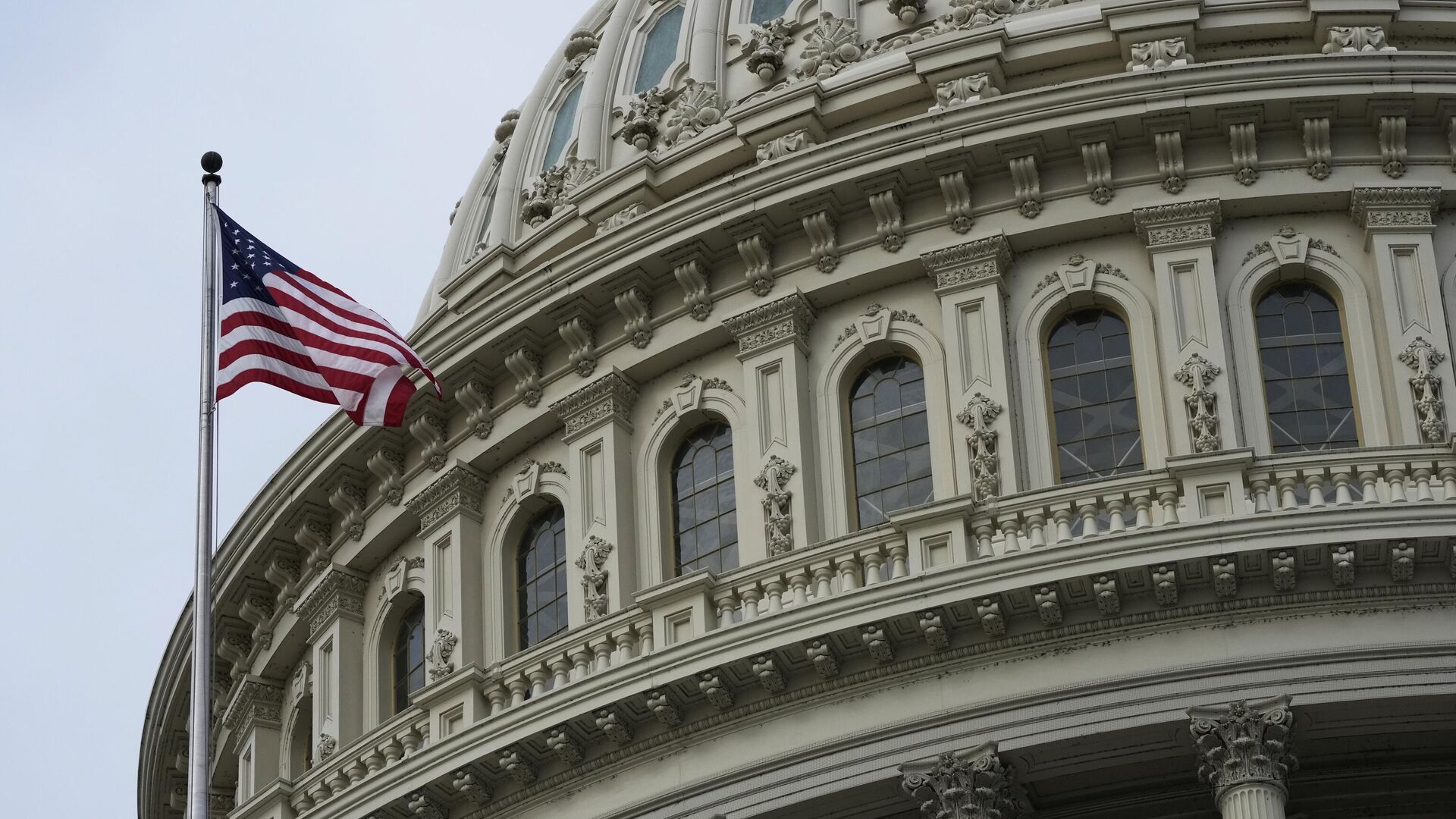 American flag flies on the U.S. Capitol in Washington, Wednesday, Jan. 4, 2023. - Sputnik International, 1920, 23.08.2023