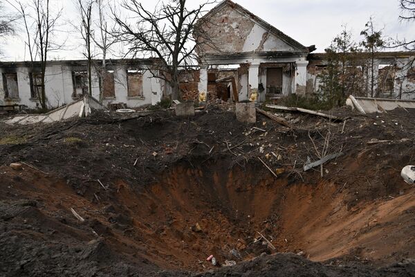 Ukrainian militants are using the scorched earth strategy.  - Sputnik International