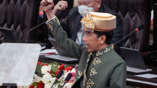 Indonesian President Joko Widodo gestures during his annual speech at the parliament in Jakarta on August 16, 2022 - Sputnik International