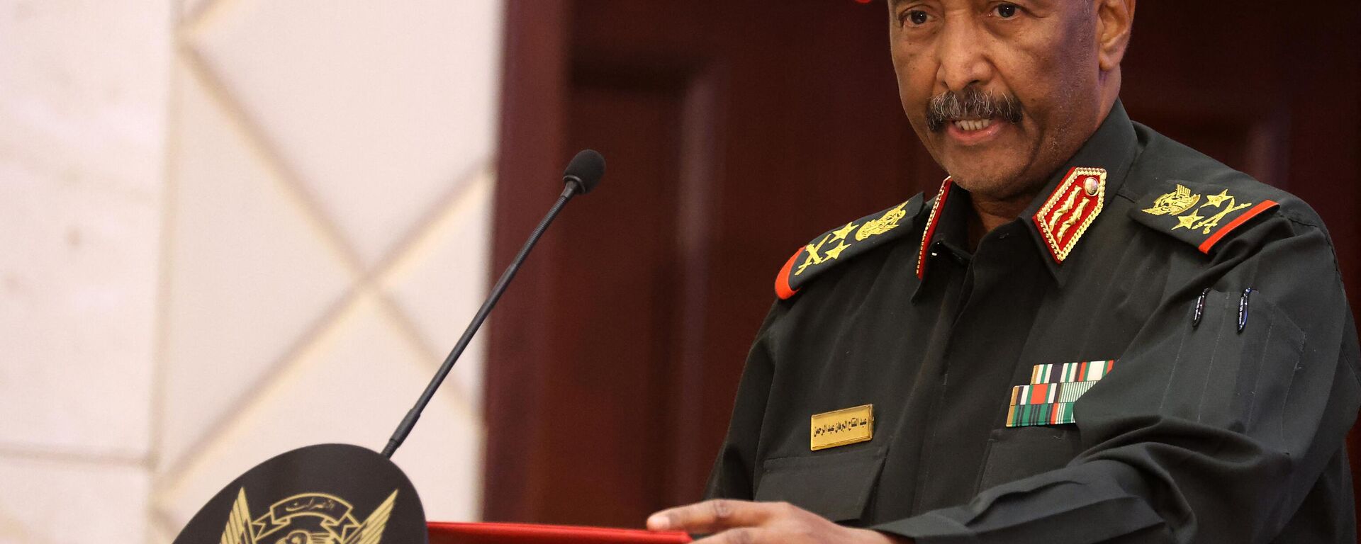 Sudan's Army chief Abdel Fattah al-Burhan speaks following the signing of an initial deal aimed at ending a deep crisis caused by last year's military coup, in the capital Khartoum on December 5, 2022.  - Sputnik International, 1920, 19.03.2023