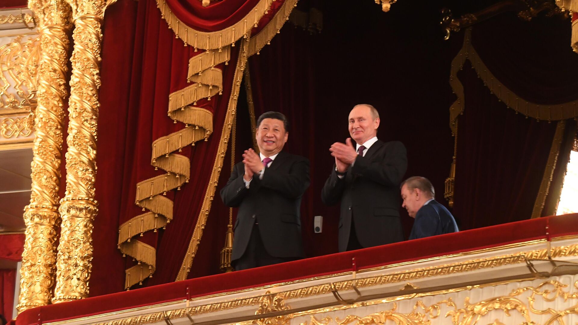 Russian President Vladimir Putin and Chinese President Xi Jinping mark the 70th anniversary of diplomatic relations between the USSR and China at the Bolshoi Theater in Moscow. June 2019. - Sputnik International, 1920, 20.03.2023