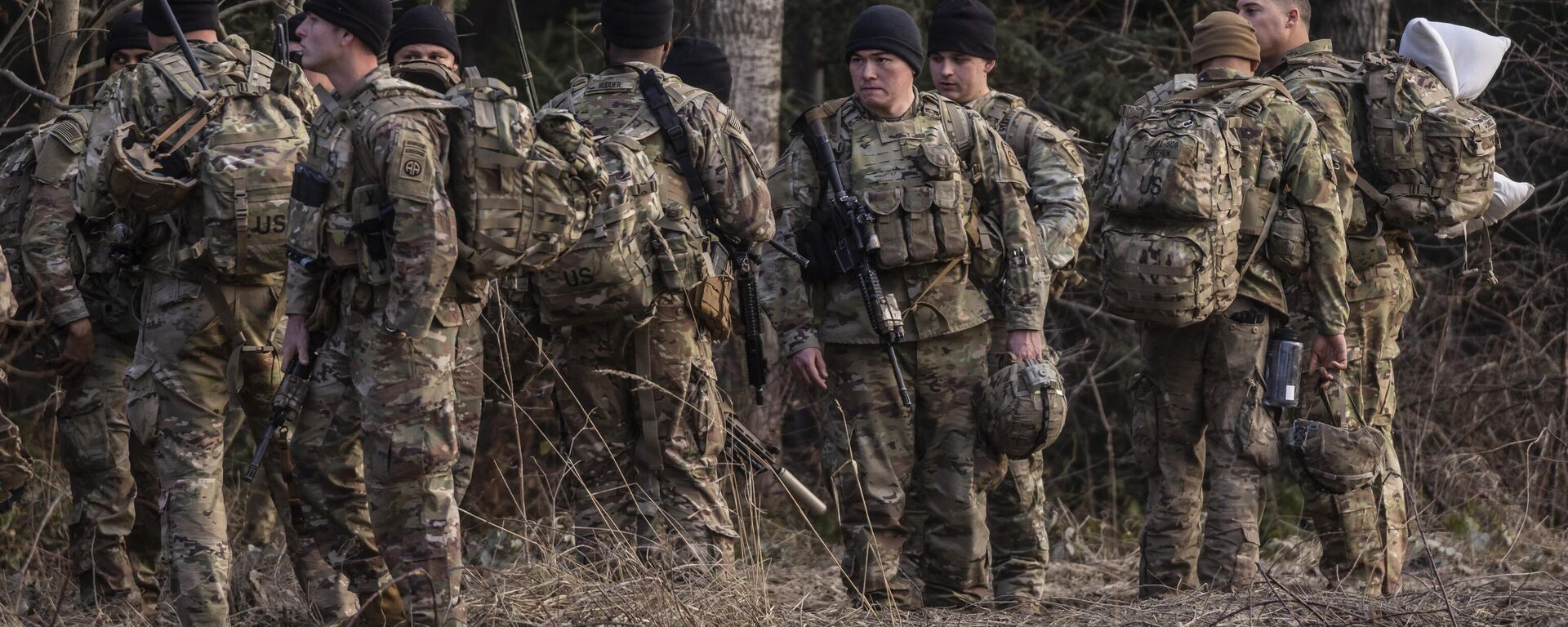 US soldiers are seen near a military camp in Arlamow, southeastern Poland, near the border with Ukraine, on March 3, 2022 - Sputnik International, 1920, 21.03.2023