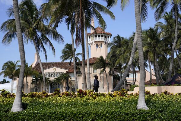 Some police intelligence officers have suggested that mass protests may take place near Trump&#x27;s residence at Mar-a-Lago and in New York City, rather than in front of the US Capitol. - Sputnik International