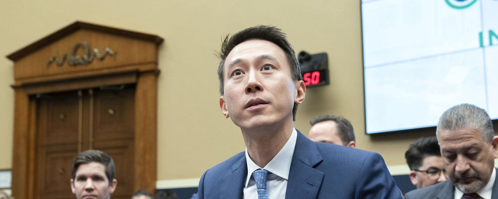 TikTok CEO Shou Zi Chew testifies during a hearing of the House Energy and Commerce Committee - Sputnik International, 1920, 24.03.2023
