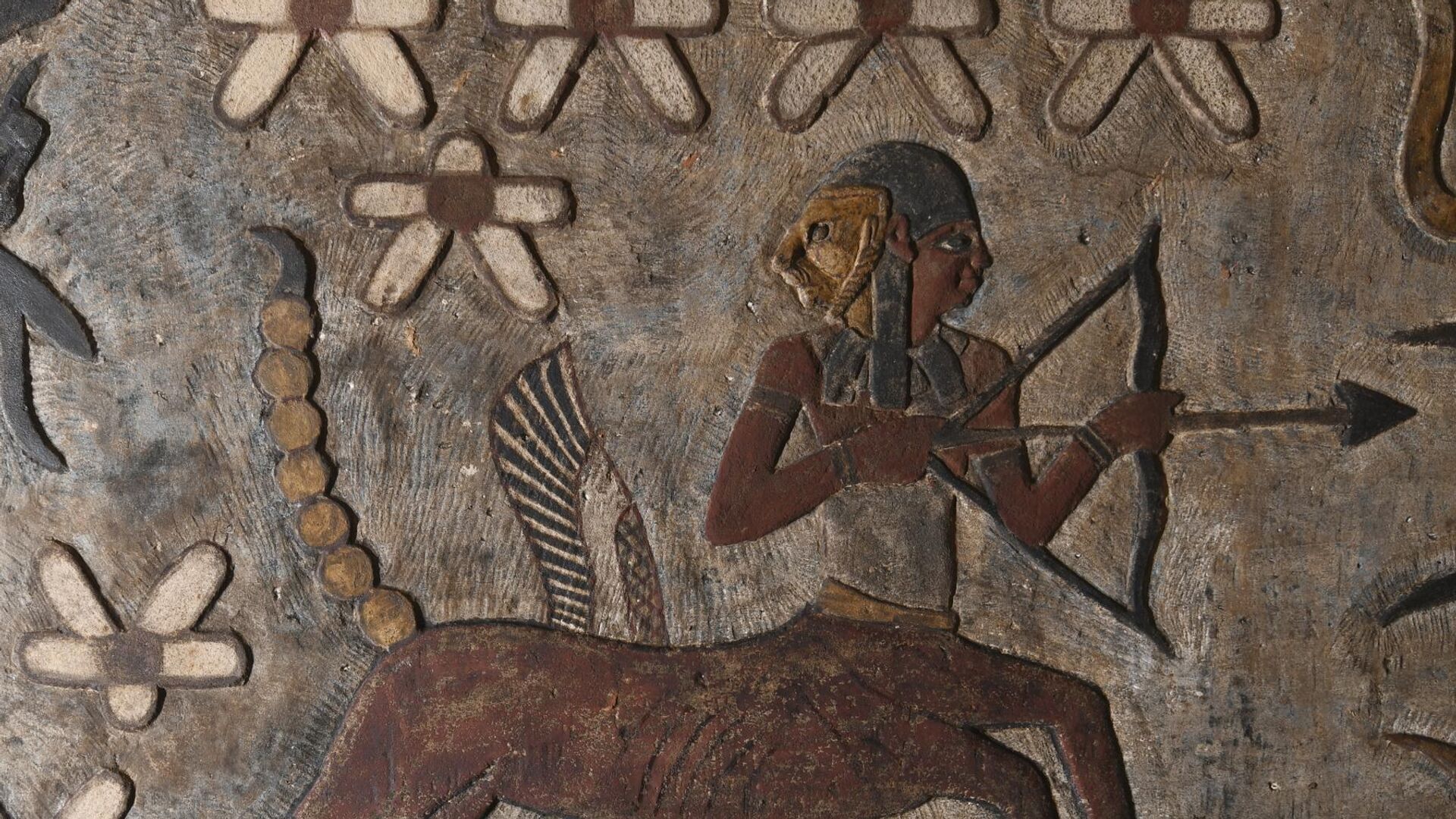 A relief painting of Sagittarius after the grime was cleaned off it. Temple of Khnum, Esna, Egypt. - Sputnik International, 1920, 24.03.2023