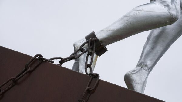 Clave, Monument for Slavery, by Alex da Silva, is seen in Rotterdam, Netherlands, Monday, Dec. 19, 2022 - Sputnik International