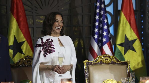 U.S. Vice President Kamala Harris laughs during a state banquet in Accra, Ghana, Monday, March 27, 2023 - Sputnik International