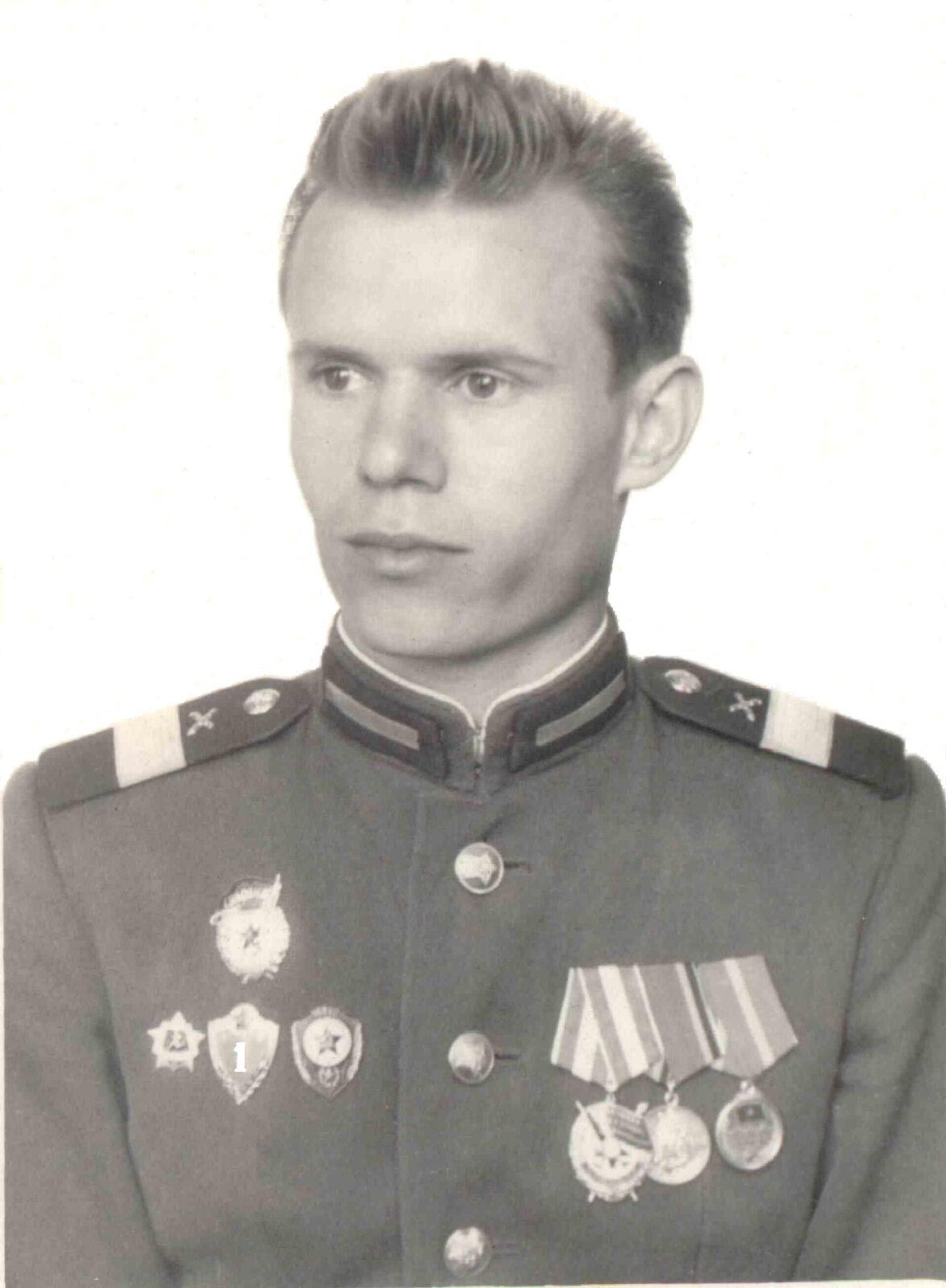 Guards Senior Sergeant Nikolay Kolesnik after Vietnam. Putilov-Kirov Guard Surface-to-Air Missile Regiment, Mitino village, March 1966. - Sputnik International, 1920, 28.03.2023