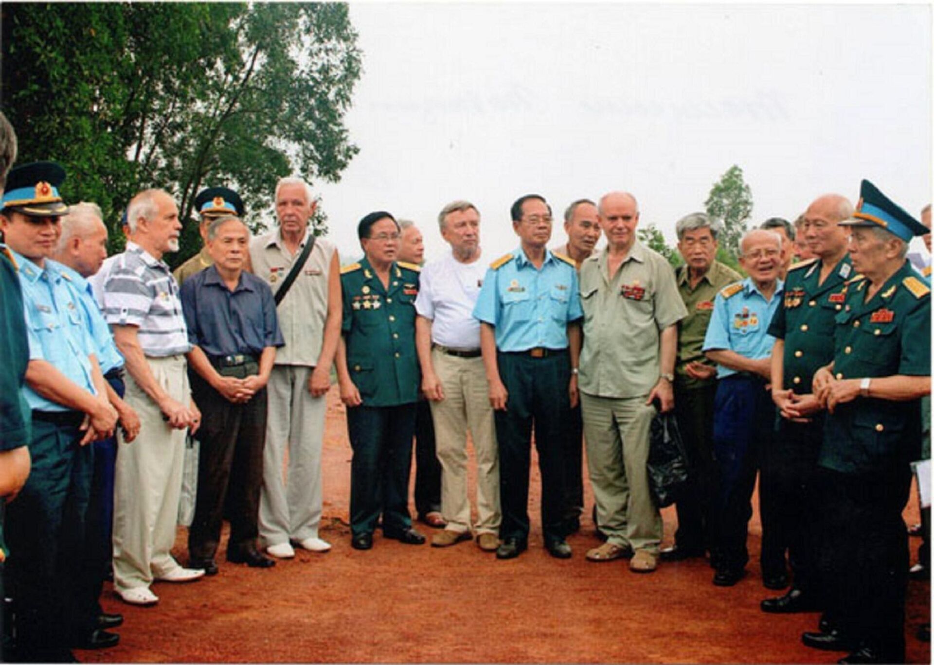 Meeting of the participants of the 1st anti-aircraft missile battle 50 years later at the site of the former SAM system combat position, Vietnam, July 24, 2015. - Sputnik International, 1920, 28.03.2023