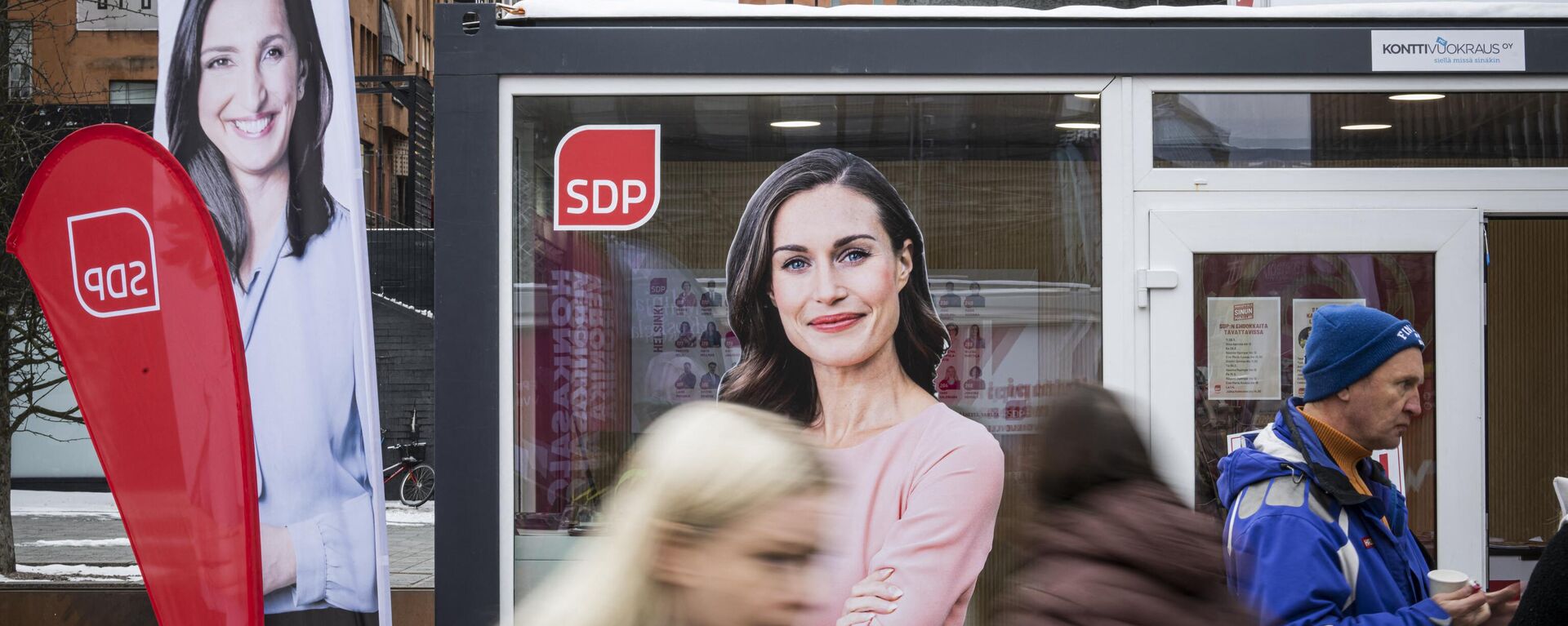 An election poster of Social Democratic Party SDP chair and Finnish Prime Minister Sanna Marin is displayed on an campaign booth in Helsinki, on March 31, 2023 - Sputnik International, 1920, 03.04.2023