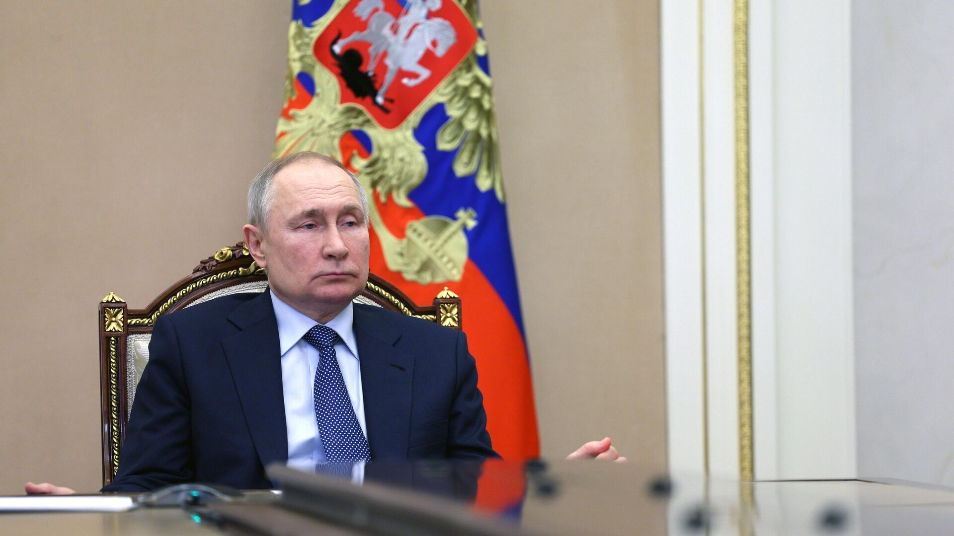 Russian President Vladimir Putin holds an operational meeting with permanent members of the Security Council of the Russian Federation via videoconference on March 31, 2023 - Sputnik International, 1920, 25.05.2023