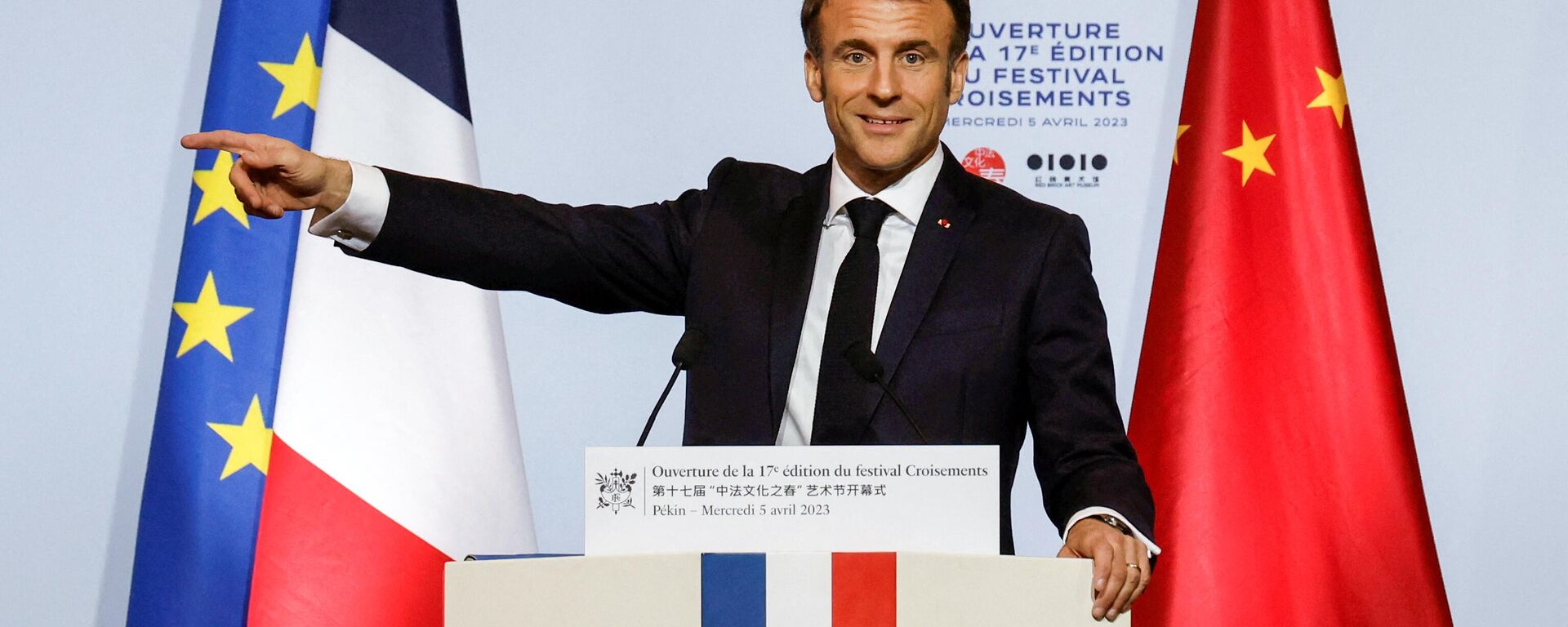In this picture taken on April 5, 2023, French President Emmanuel Macron delivers a speech at the Red Brick Art Museum in Beijing - Sputnik International, 1920, 06.04.2023