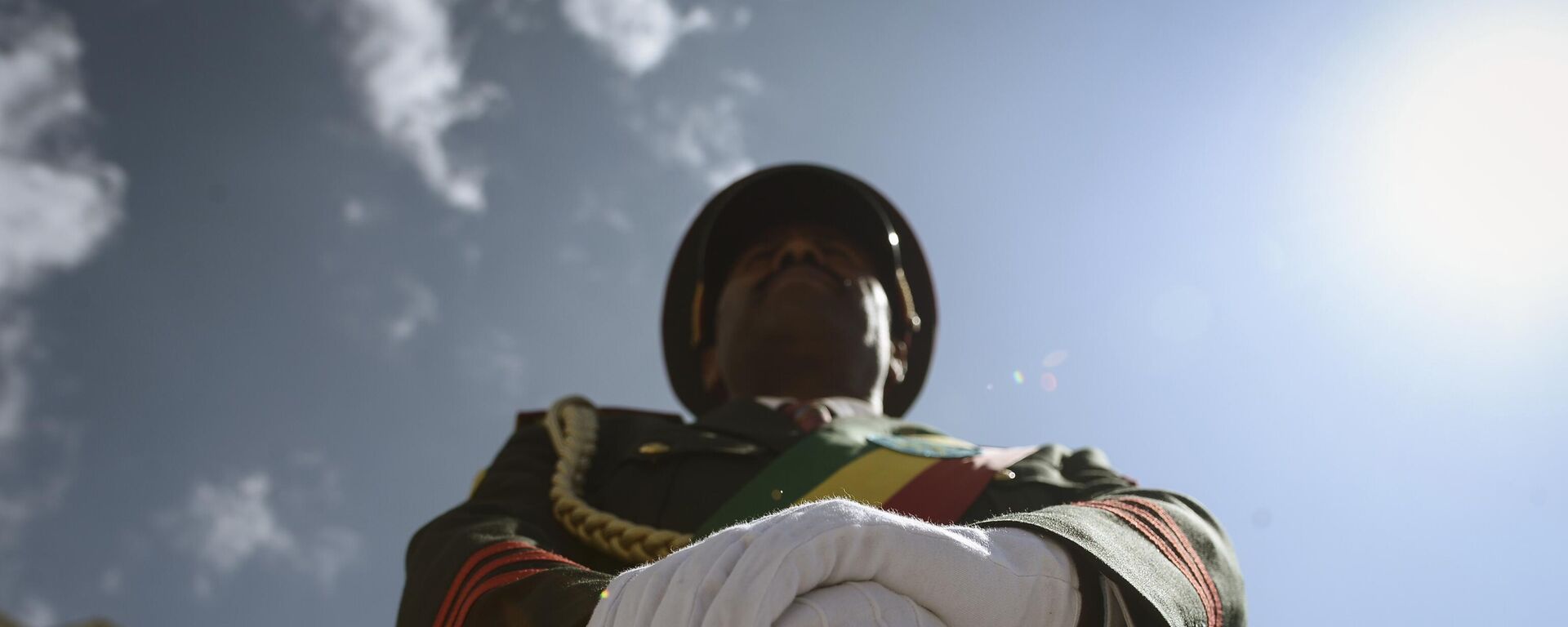 A member of a military marching band attends a ceremony to remember those soldiers who died on the first day of the Tigray conflict, outside the city administration office in Addis Ababa, Ethiopia Thursday, Nov. 3, 2022.  - Sputnik International, 1920, 04.04.2024