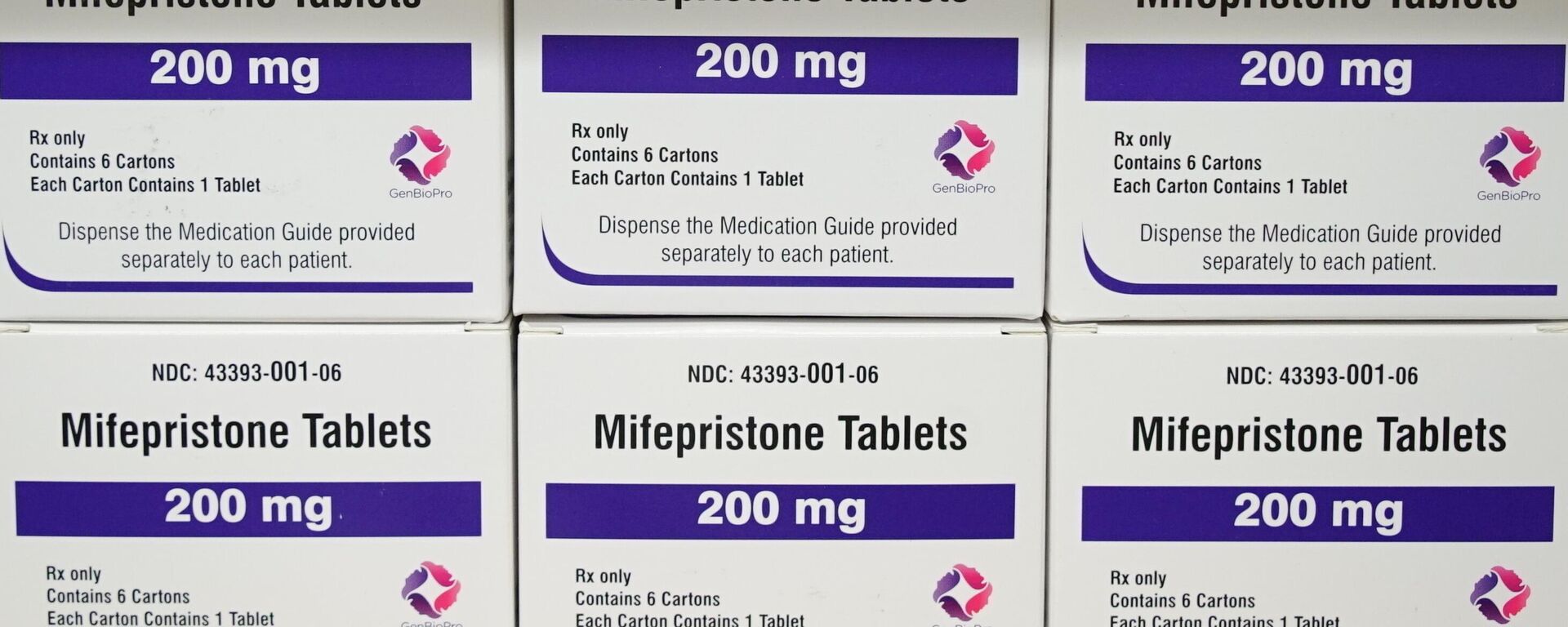 Boxes of the drug mifepristone sit on a shelf at the West Alabama Women's Center in Tuscaloosa, Ala., March 16, 2022. - Sputnik International, 1920, 08.04.2023