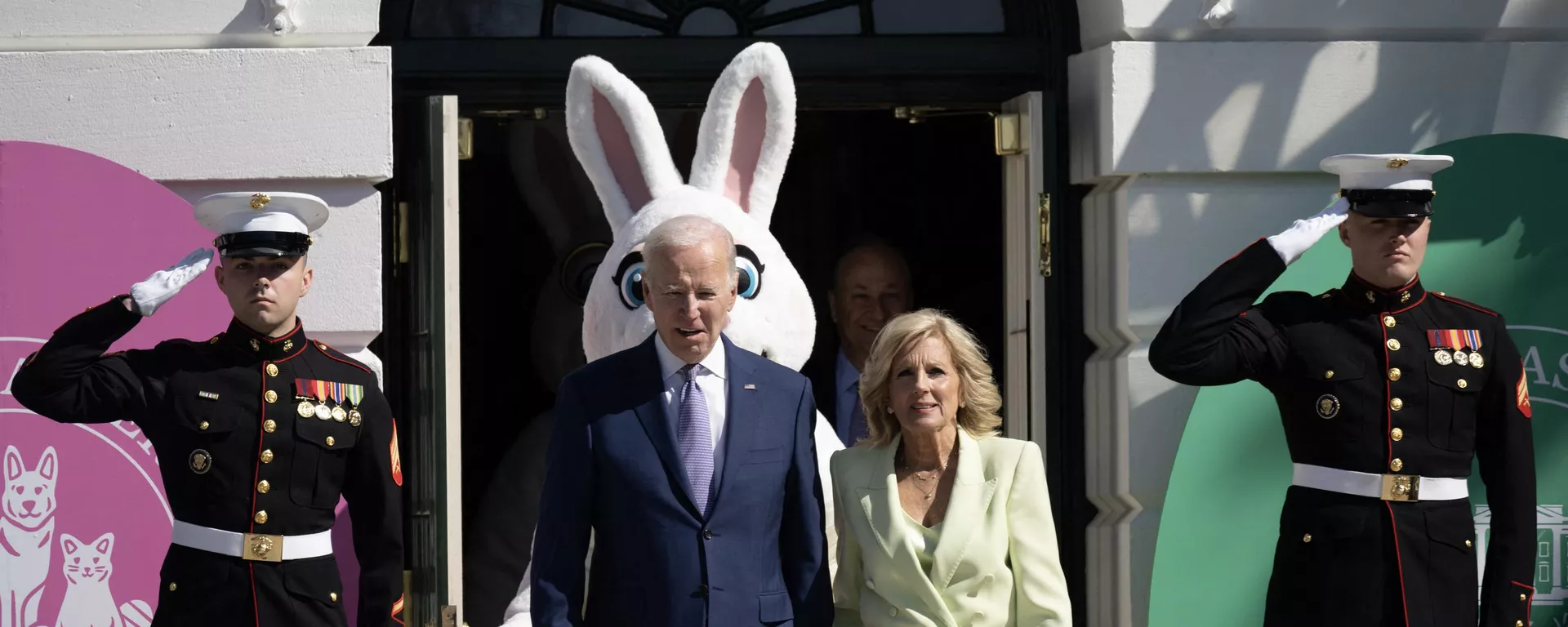 US President Joe Biden, alongside First Lady Jill Biden, arrives at the annual Easter Egg Roll on the South Lawn of the White House in Washington, DC, on April 10, 2023. - Sputnik International, 1920, 10.04.2023