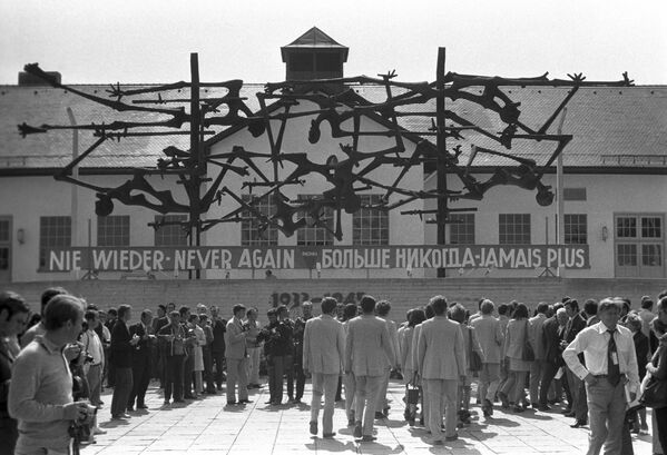 The XX Summer Olympic Games in Munich, August 26 - September 10, 1972.  The USSR Olympic team visited the Dachau Nazi concentration camp and paid tribute to all the dead prisoners. - Sputnik International