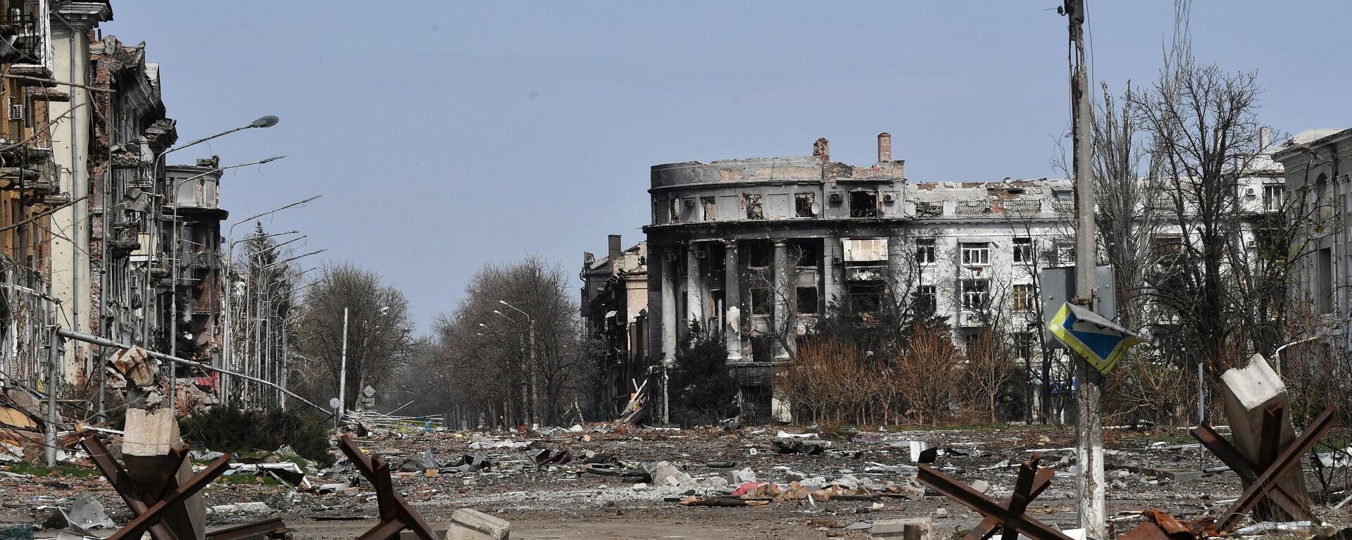 View on destroyed buildings on Liberty Square, center of Artemovsk - Sputnik International, 1920, 08.05.2023
