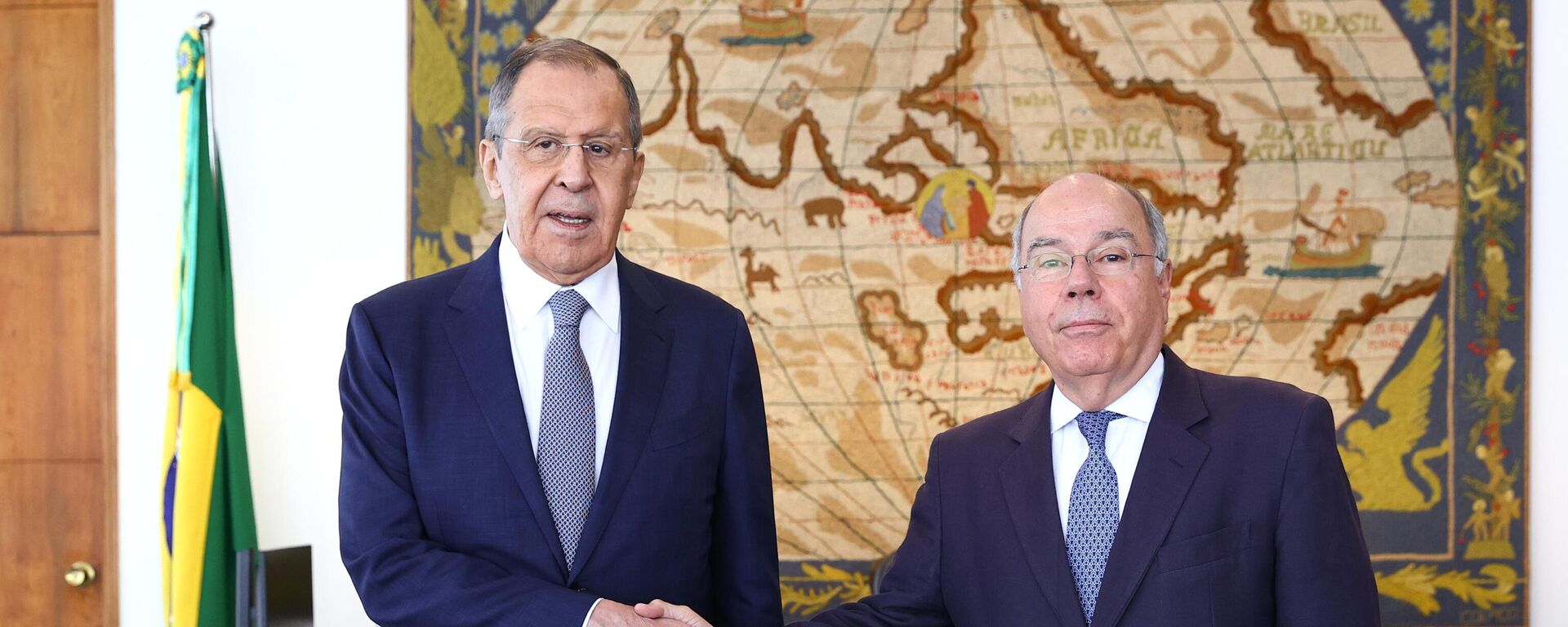 Russian Foreign Minister Sergey Lavrov and his Brazilian counterpart Mauro Vieira  - Sputnik International, 1920, 17.04.2023