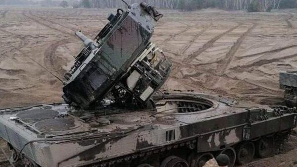 Leopard 2 tank damaged during training by Ukrainian forces in western Poland. - Sputnik International