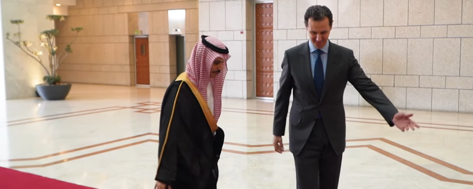 Syrian President Bashar Assad meets with Saudi Foreign Minister Prince Faisal bin Farhan in Damascus, Tuesday April 18, 2023. - Sputnik International, 1920, 18.04.2023