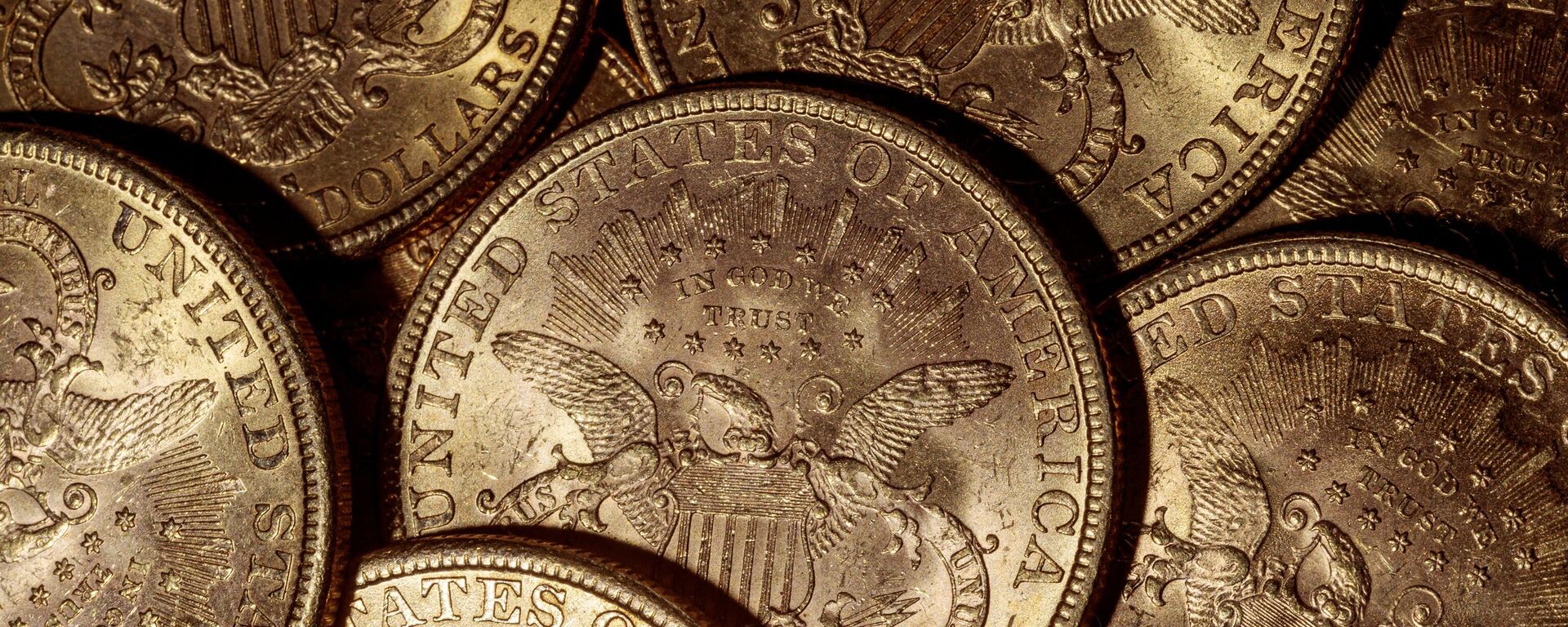 Twenty US dollars gold coins are pictured in Paris. File photo. - Sputnik International, 1920, 20.04.2023