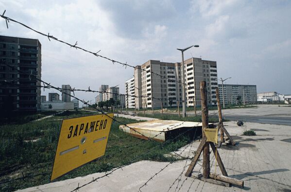 The streets of Pripyat, in the Kiev region, fenced off with barbed wire after the Chernobyl accident. - Sputnik International