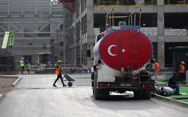 With a total of four reactors, this power plant will have a capacity of 4,800 megawatts.Above: Construction of the Akkuyu nuclear power plant in Gulnar, Turkiye - Sputnik International