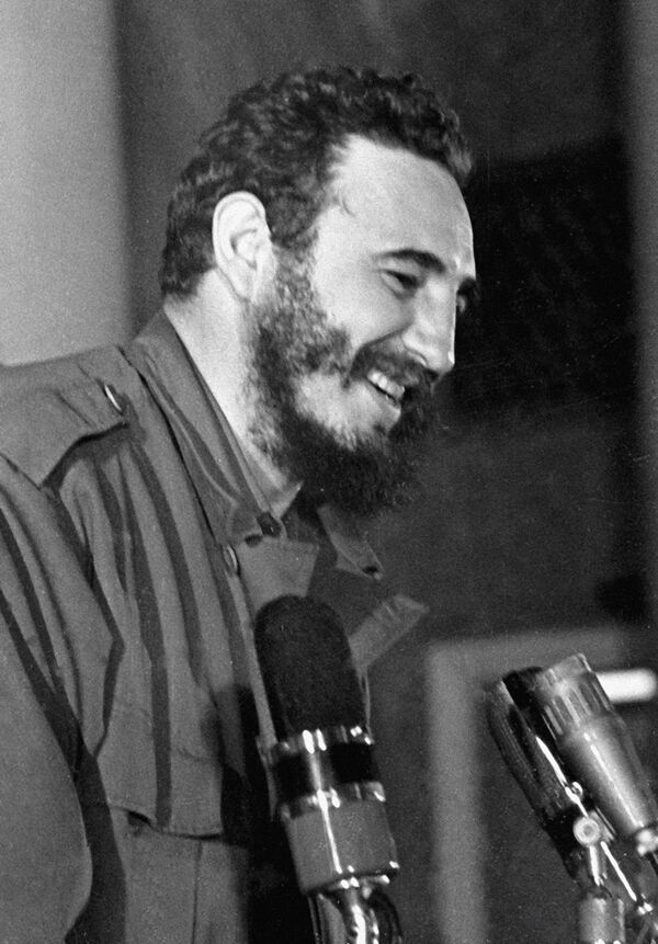 Prime Minister and leader of the Cuban Revolution Fidel Castro during a meeting with professors and students at Lomonosov Moscow State University. - Sputnik International
