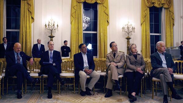 Senior officials look on as Obama addresses the nation about Osama bin Laden's death - Sputnik International