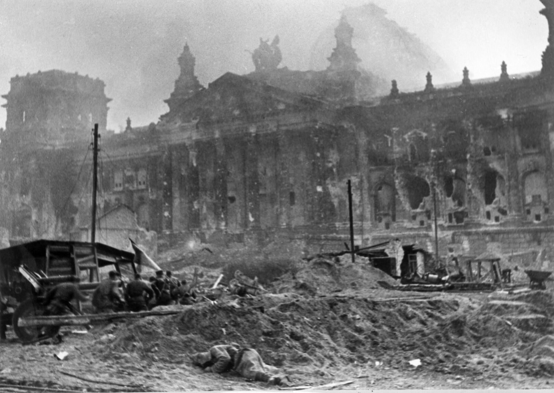 The fighting at the Reichstag building during the Battle for Berlin. April 30, 1945. - Sputnik International, 1920, 02.05.2023