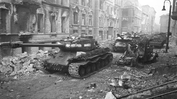 Soviet tanks in the streets of Berlin. April 30, 1945 - Sputnik International