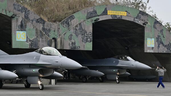 Taiwanese F-16V at the airfield - Sputnik International