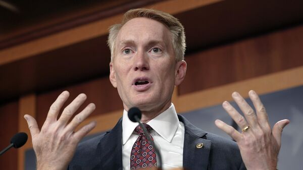 Sen. James Lankford, R-Okla., speaks during a news conference about the border, Wednesday, Dec. 21, 2022, on Capitol Hill in Washington. - Sputnik International