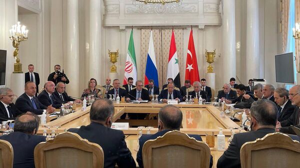 US Creating Army of 'Free Syria' in Region Near Raqqa – Lavrov