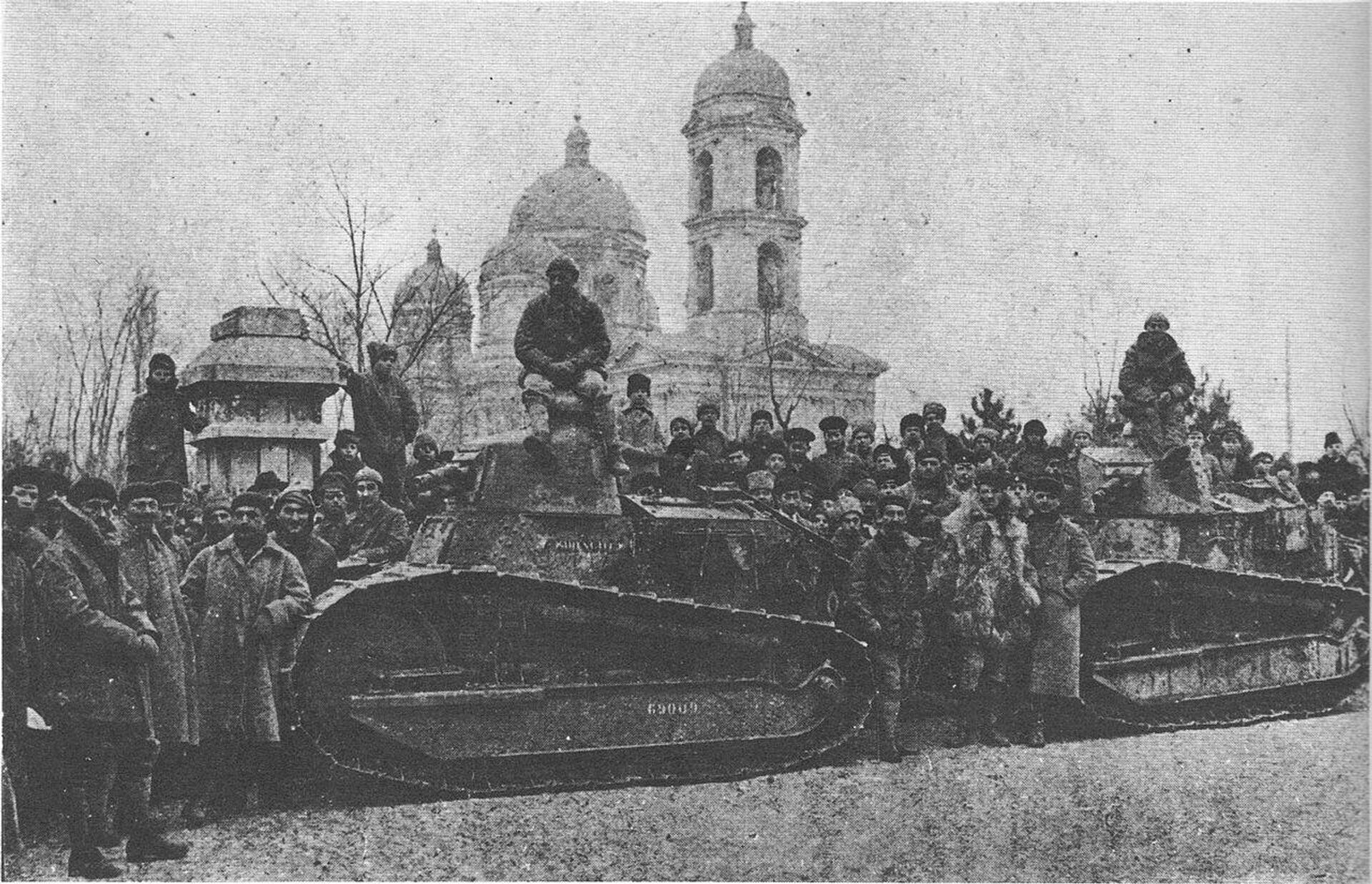 French forces and White Army soldiers in Odessa during the Allied intervention in the Russian Civil War, 1919. - Sputnik International, 1920, 13.05.2023