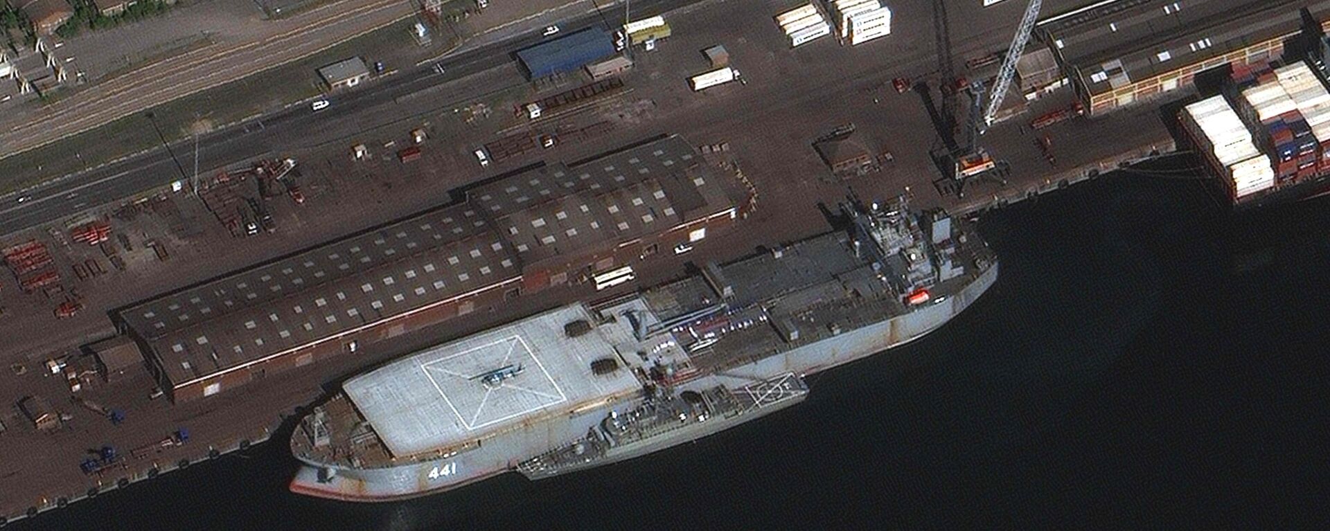IRIS Makran and IRIS Dena, seen here docked in Cape Town, South Africa on April 4, 2023. Satellite image by Maxar Technologies. - Sputnik International, 1920, 14.05.2023
