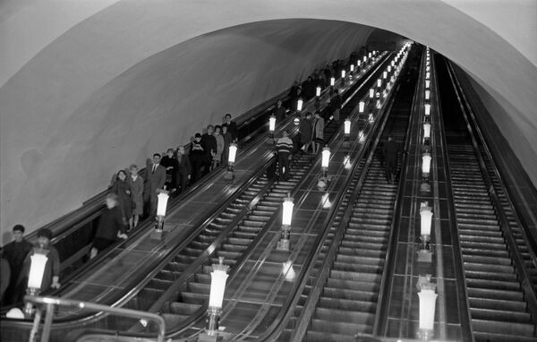 An escalator at Komsomolskaya station. - Sputnik International